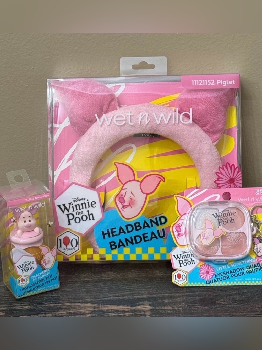wet n wild Pink Piglet Plush Headband eyeshadow and highlighter set